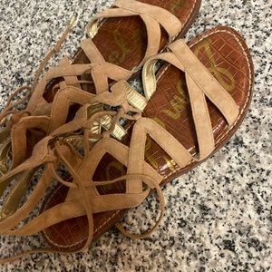 Same Edelman Gemma sandal.  Size 8. Fit like 8 1/2